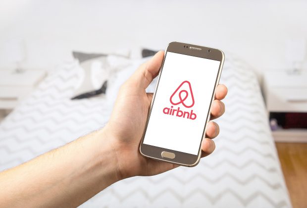 How AirBnB Used Growth Hacking To Become A Household Name
